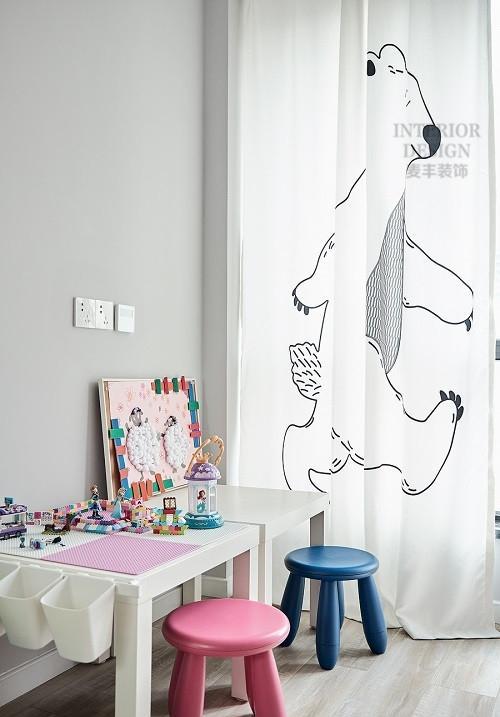 小孩子的書桌怎么設計比較好？需要注意什么問題？