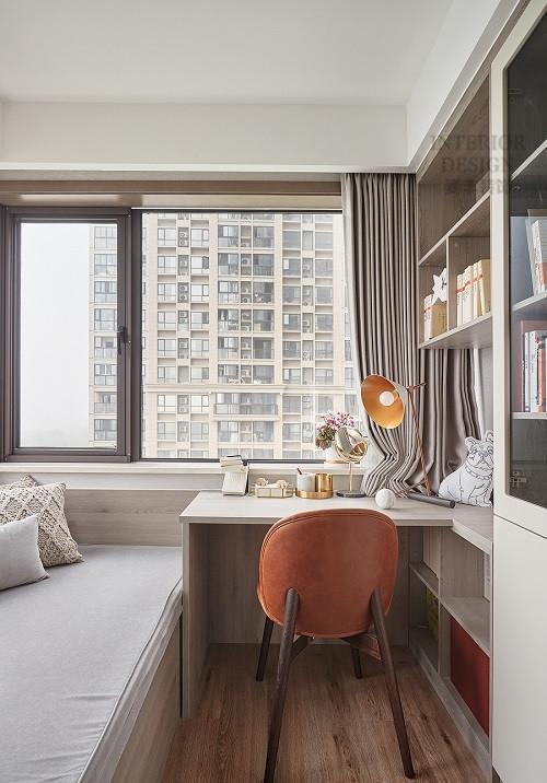 小孩子的書桌怎么設計比較好？需要注意什么問題？