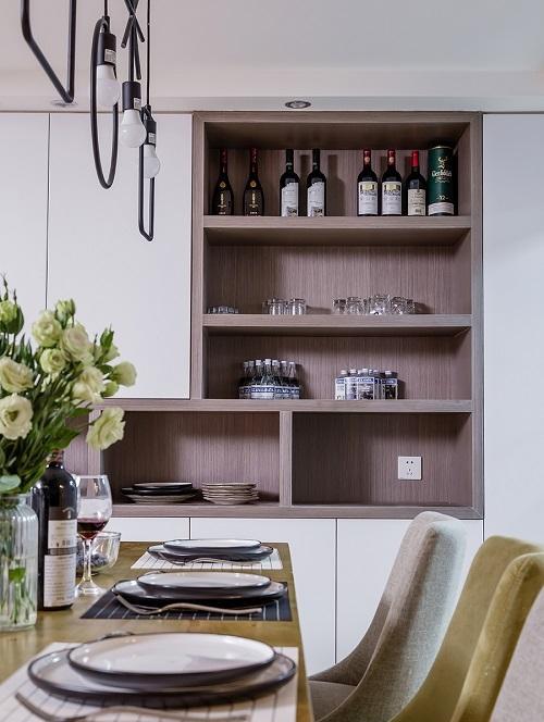 深顏色的酒柜配哪種顏色的餐桌好？