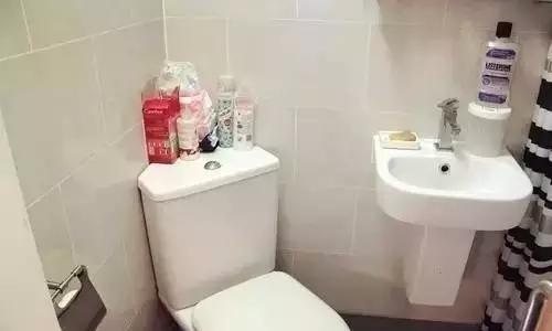 你認為廁所放紙簍有什么意義？