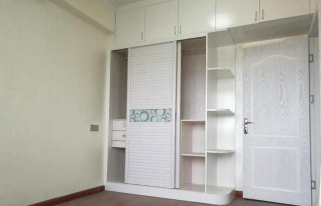 想全屋貼瓷磚？