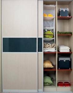 挑選衣柜 如何從螺孔看貼紙厚度